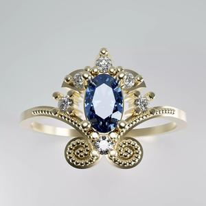 Oval Stone Leaf Ring