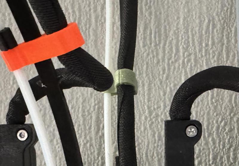 No more chafing of the next Nextruder against the cables