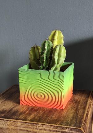 Square design planter