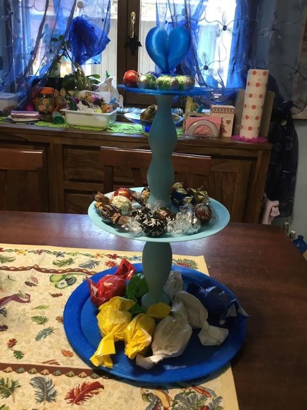 Food riser (display)