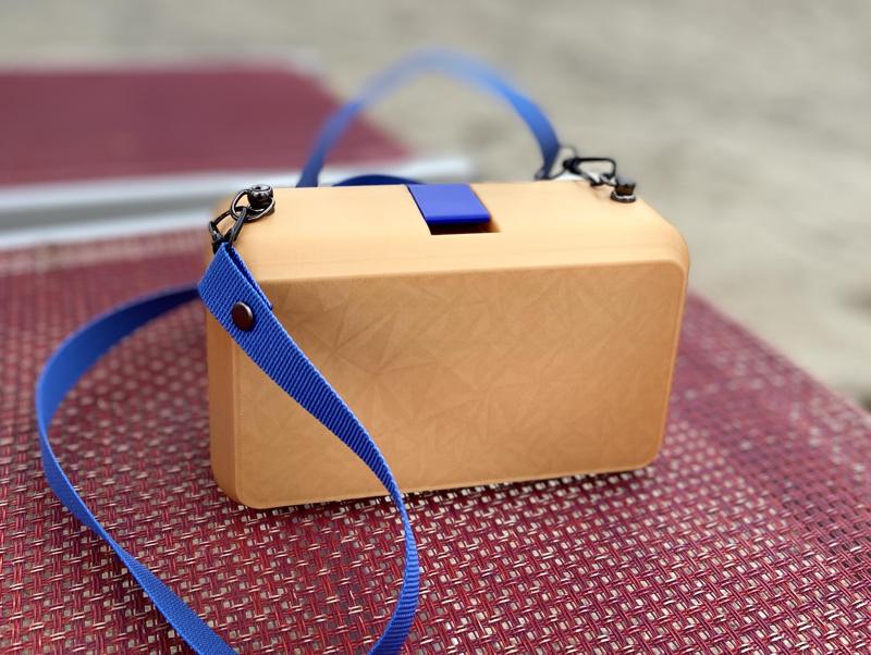 Ladies bag for small accessories or mobile phone.
