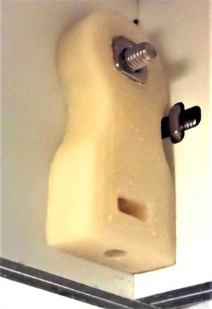 Attaching the bottom cover of the ZAV-mini 3D printer