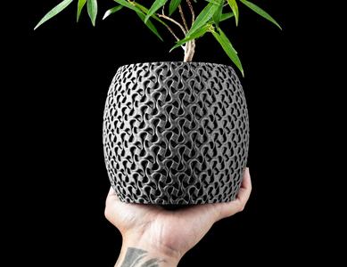 Ringa Planter Pot by MODERN MACHINE