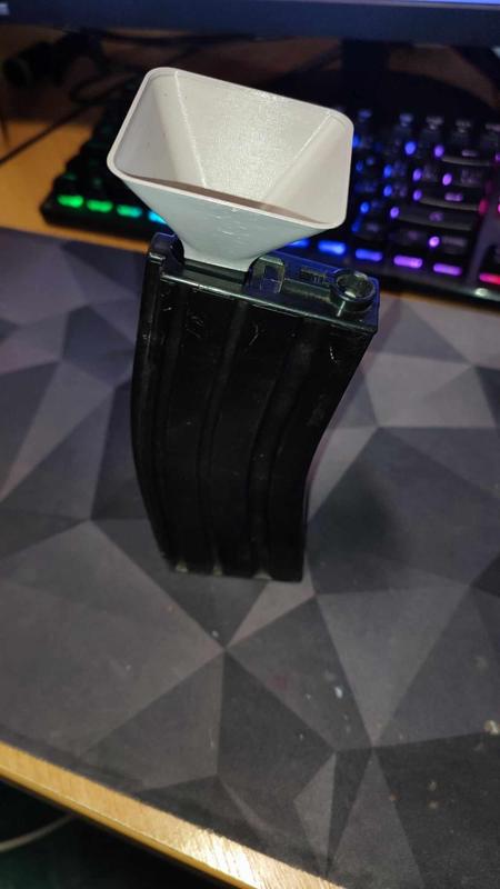 Airsoft M4 Mag funnel (vase mode)