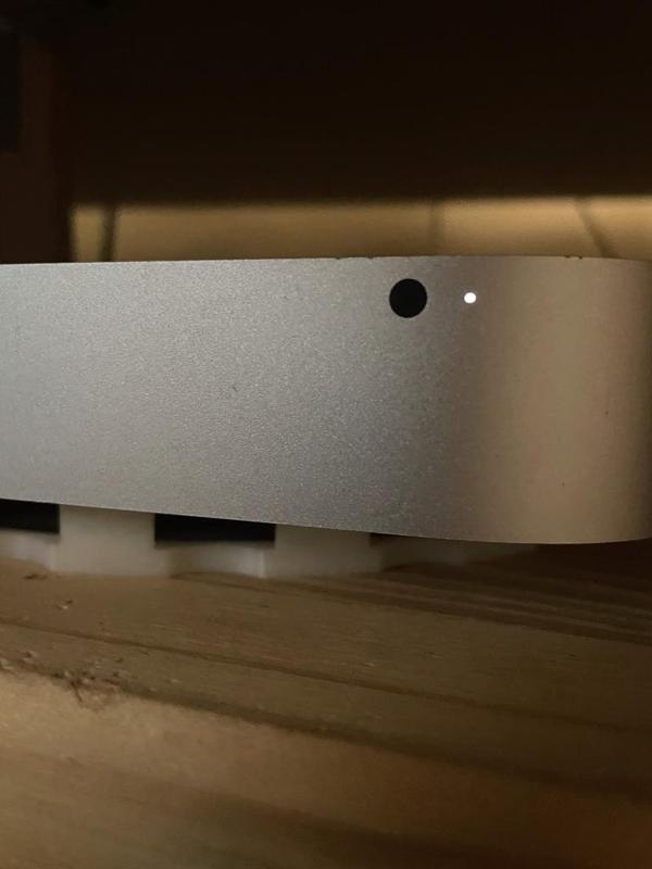 Air flow stand for extra cooling of Apple Mac Mini 2012