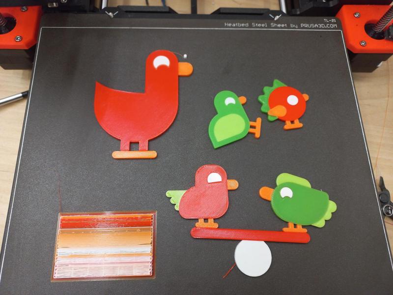 MMU-inclined birbs (Kurzgesagt fridge magnets for MMU users)