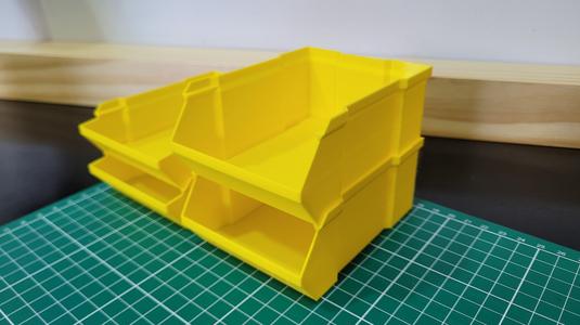 Simple stackable box without dividers