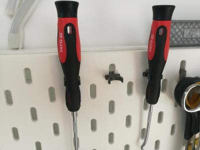 SKADIS - twisted lock hook