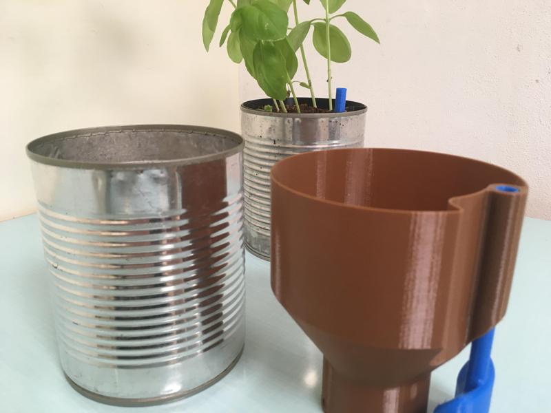 Self-watering pot