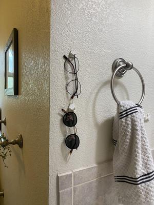 Mountable Eye Glass Holder