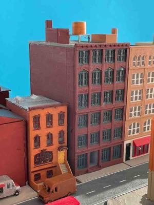 Urban building 34 - factory / loft building (z-scale)