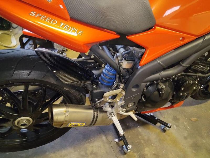 triumph speed triple rear fender spacer 