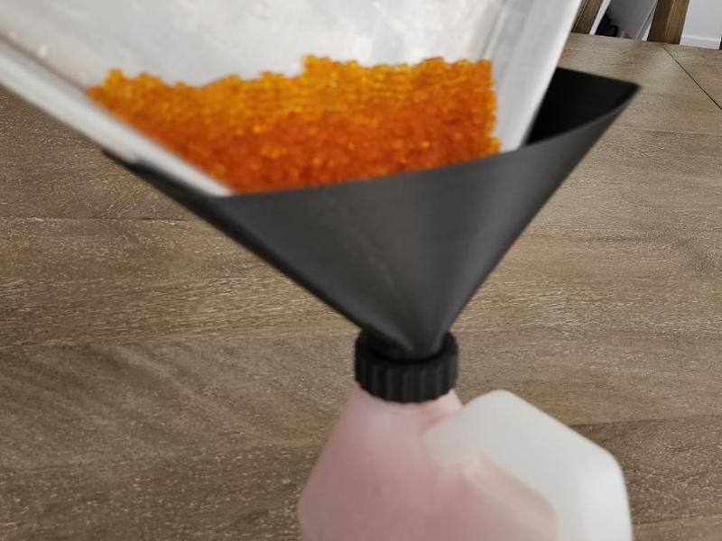 Dry & Dry 1G 6lbs. & 3.6lbs. Tray Desiccant Funnel