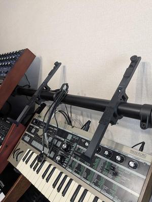 Jaspers keyboard stand accessories holder 330 mm (For Korg Wavestate and similar synths.)