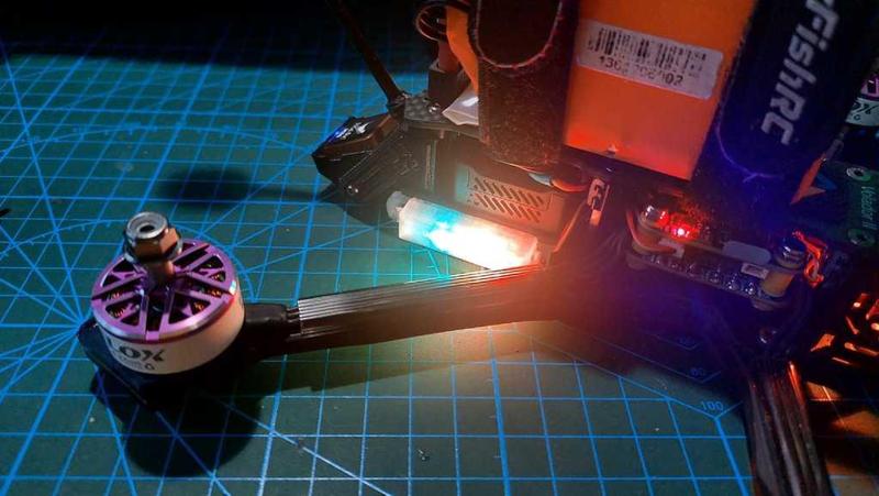 Soporte LED FlyFish Volador II 5 DC SpeedyBee 2812 armlight