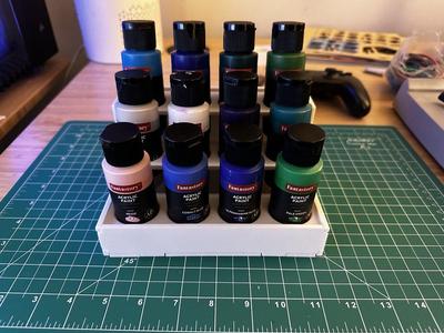 Shelf for acrylic paints