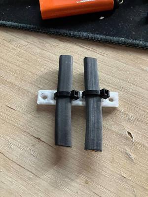 Clips (dies, fastening) for installation of electrical lines - Клипсы (плашки, крепление) для монтажа линий электрики