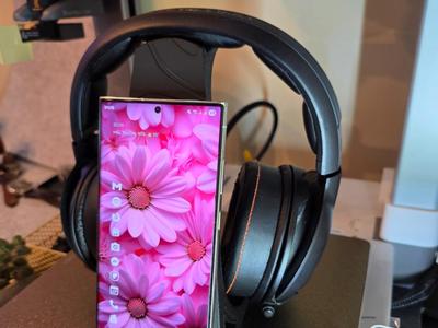 Heaphone and phone/tablet holder (small)