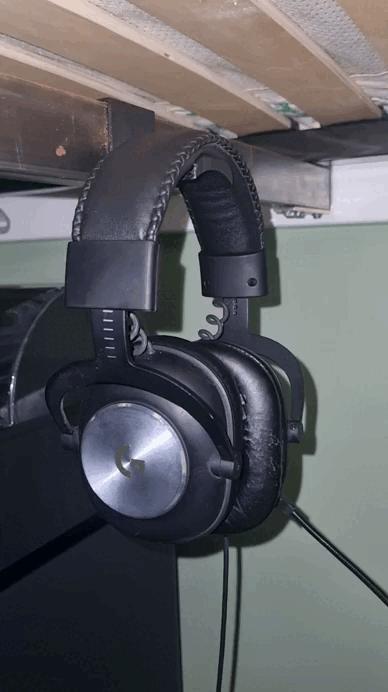 Headphone holder