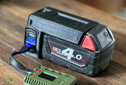 Milwaukee M18 - Badass USB Powerbank