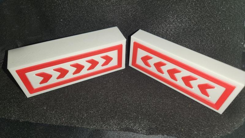 Mario Kart LIVE Dual Sided Mini-Turn Signs