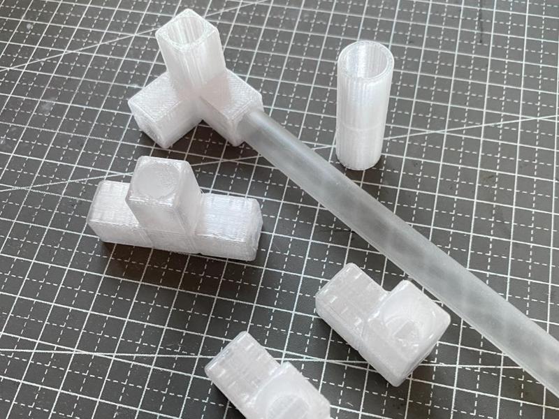 Pipe connector for small pipe