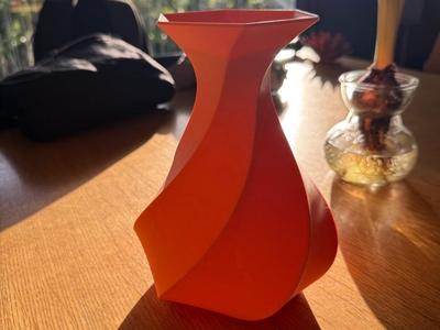 Spiral vase