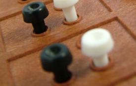Mastermind black and white peg