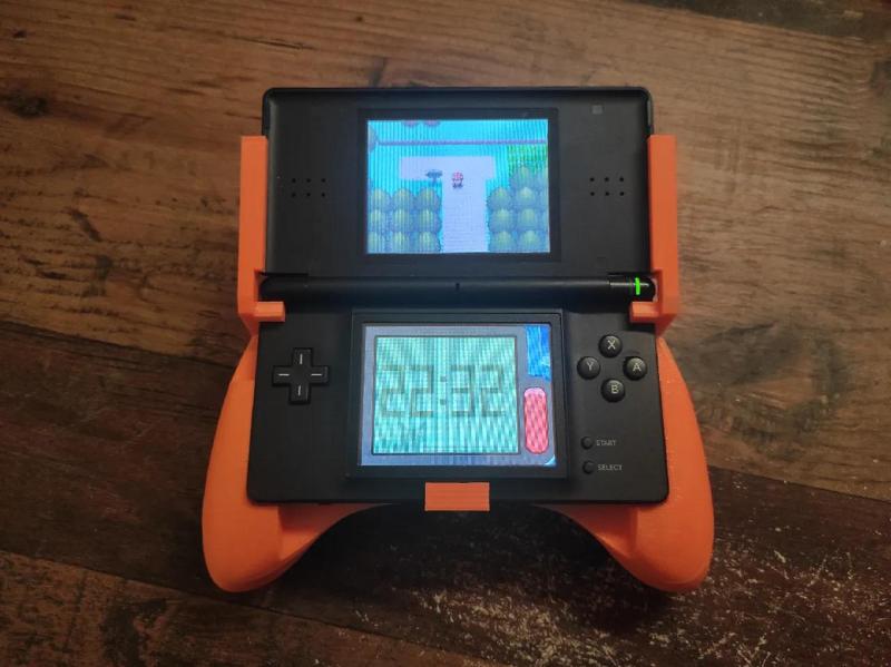 Nintendo DS Lite Grip with Screen Holder + Headphone Cutout   