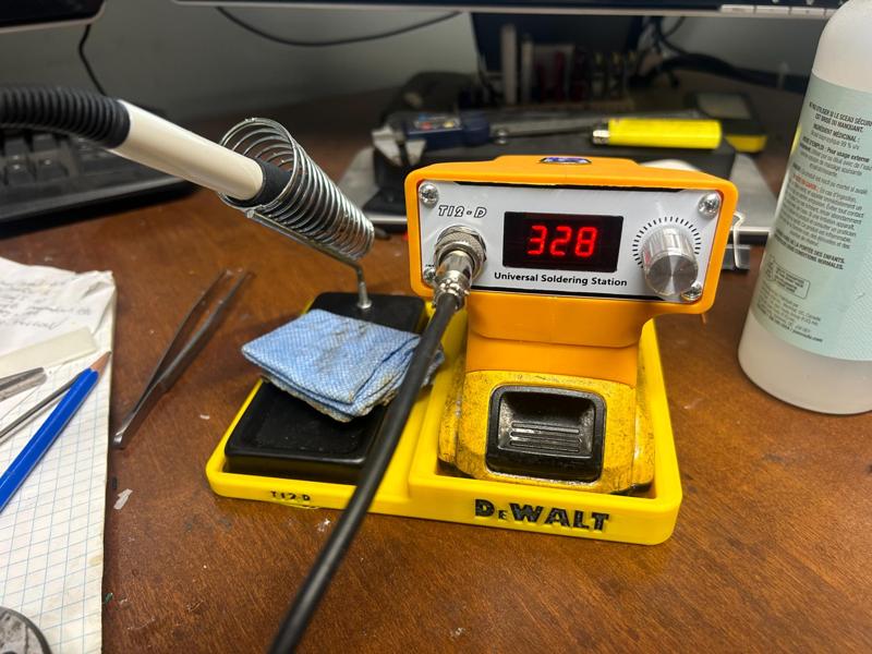 T12-D soldering for Dewalt Battery Support