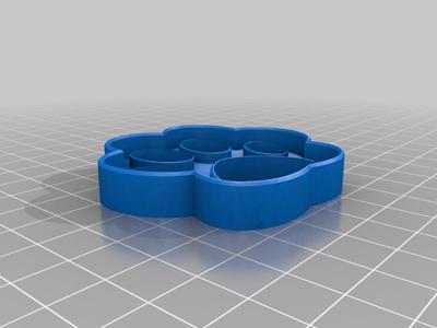 Dog paw cookie cutter