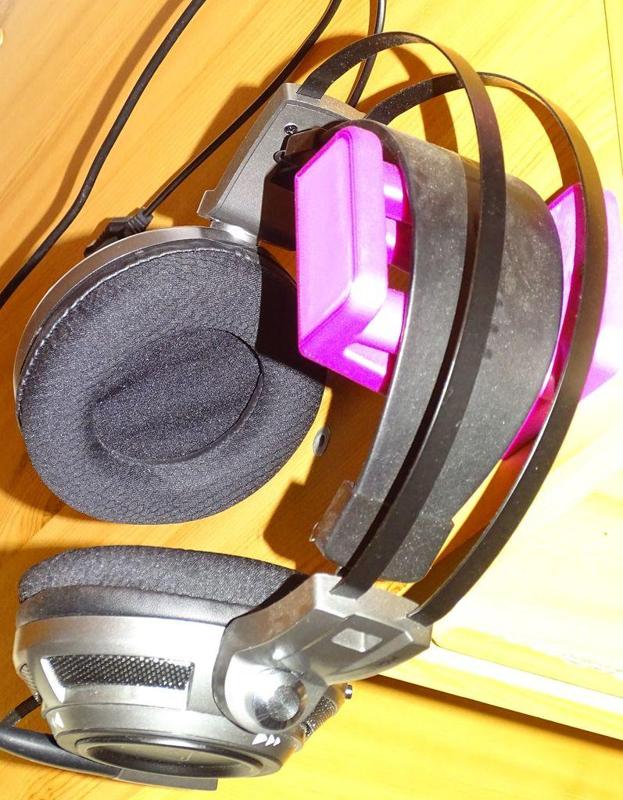 Support de casque / Headphone holder