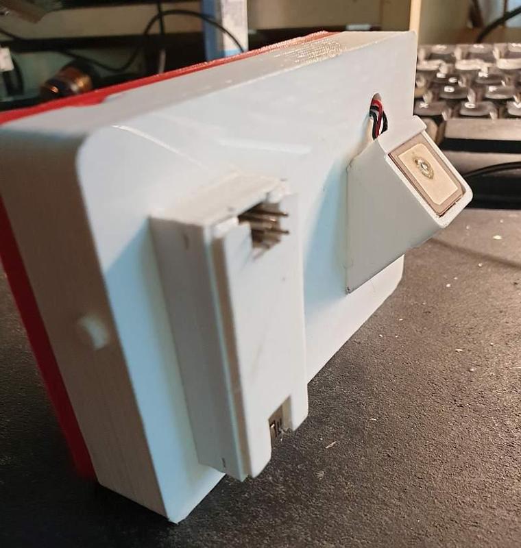 20x4 i2c LCD with Arduino nano and GPS BN180 on backside