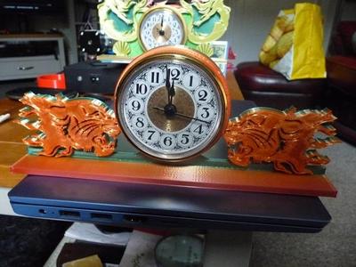 lion clock