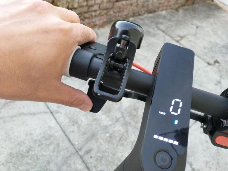 Dual throttle control for Xiaomi Mi scooter