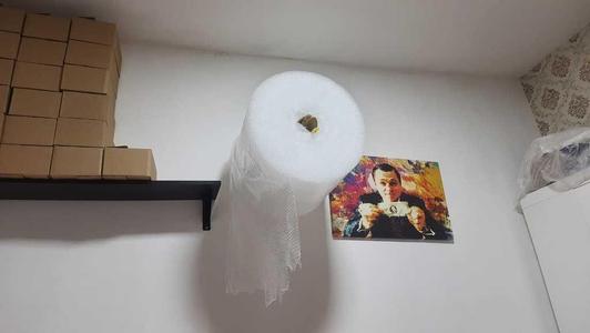  Wall bracket for bubble wrap