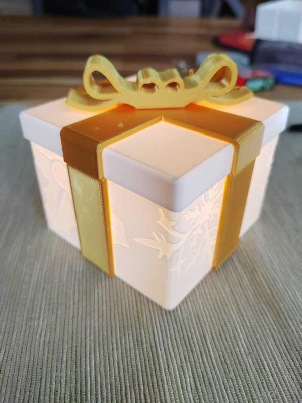 Gift box with light (Caja de regalo con luz)