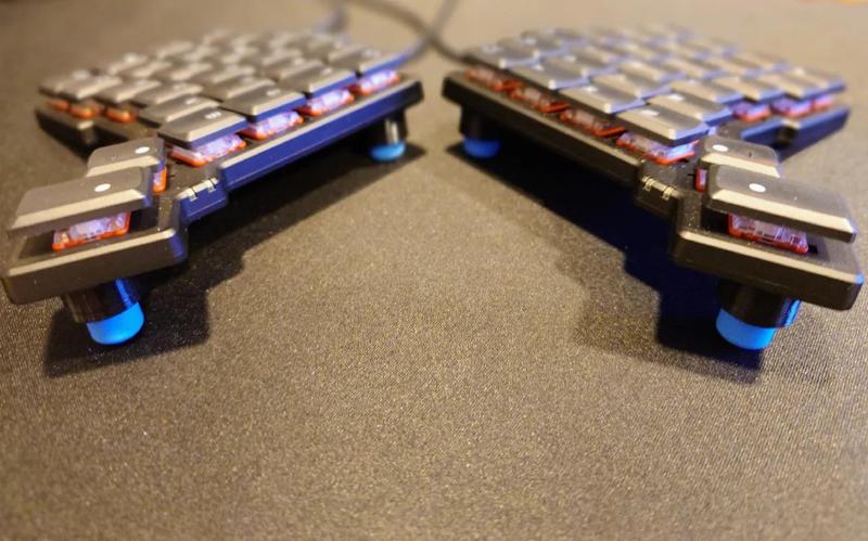 ZSA Voyager Keyboard Tenting Kit Legs   