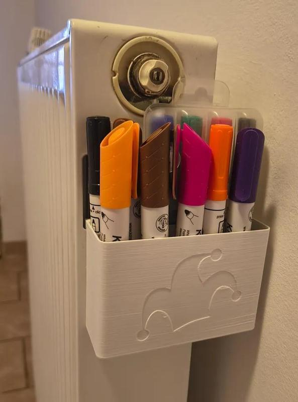 Kastlík na drobnosti na radiátor   