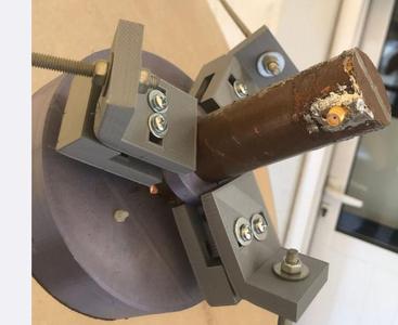 Prime focus feed holder