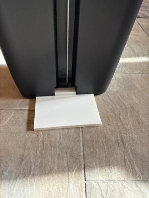 Glad Trashcan stopper/block   