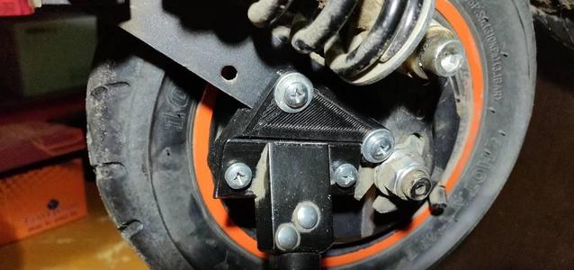 [Experimental] Kugoo M4 kickstand adapter