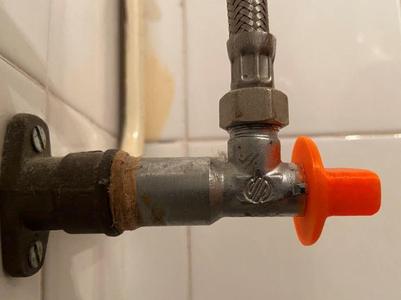 WATER HOSE SWITCH VALVE