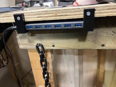 BlackWeb powered USB Hub holders