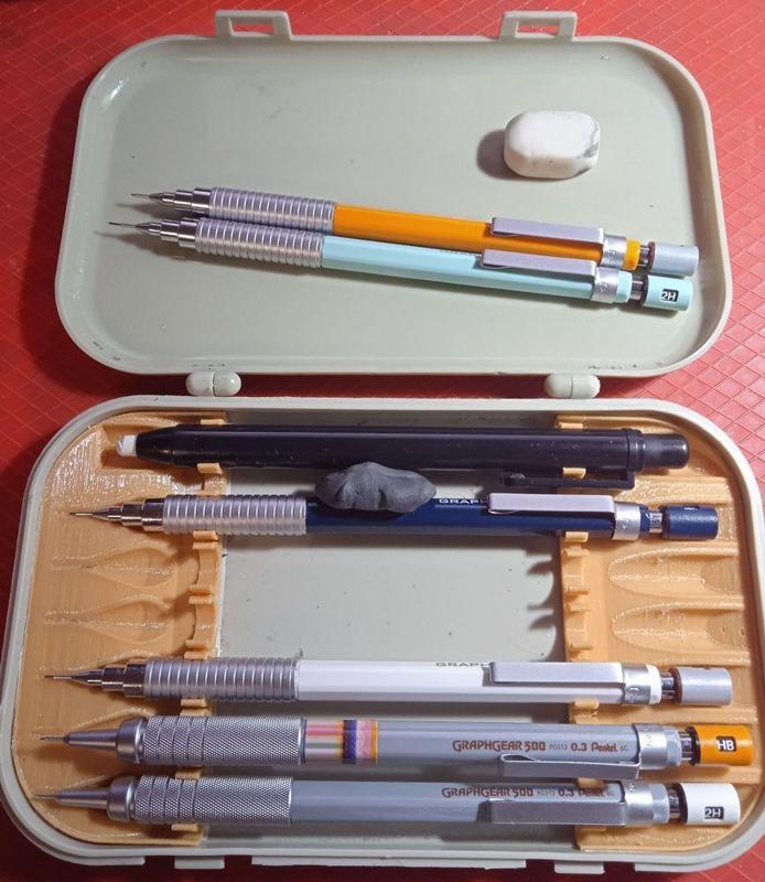 Mechanical pencil holder
