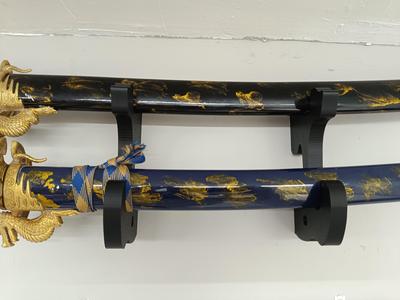 Saparte Katanas to wall
