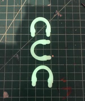 miniml wire control for pegboard