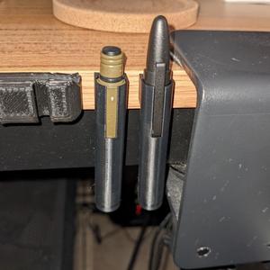 Pokka Pen Lateral Desk Mount