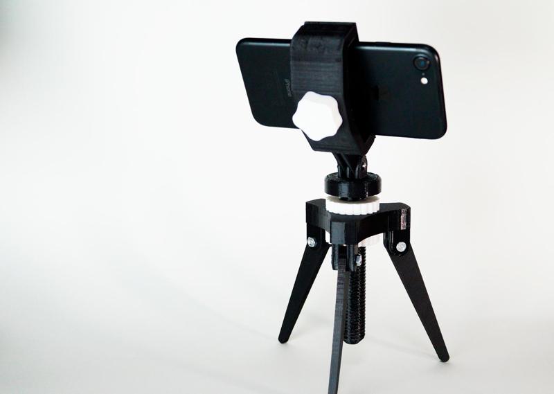 Adjustable iPhone tripod
