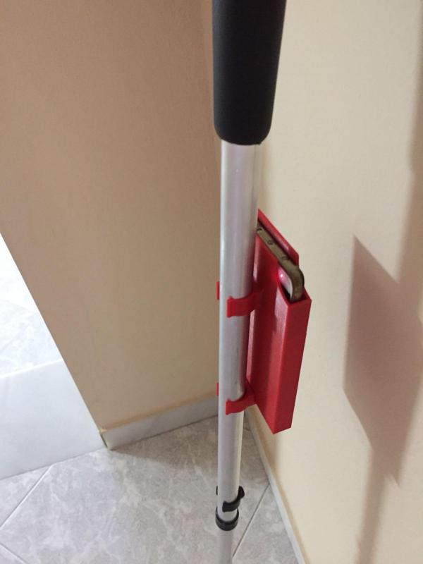 Mobile phone holder for crutch V01